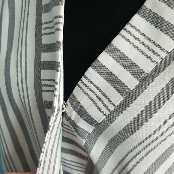 Fab'rik Sleeveless Striped Top - Picture 11 of 12